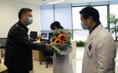 省卫生健康委刘捷巡视员一行到省精神医学中心看望慰问医务人员