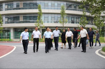 2020年8月31日上午，省卫健委徐斌副主任到省精神医学中心调研。