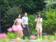 首屏新闻：青少年心理健康公益宣传片《背后》 让孩子看到我们的爱｜世界精神卫生日