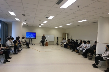 2022年10月28日至30日，台湾淡江大学教育心理咨商研究所所长、台湾咨商心理学会理事杨明磊教授来中心进行“家庭重塑工作坊”授课。
