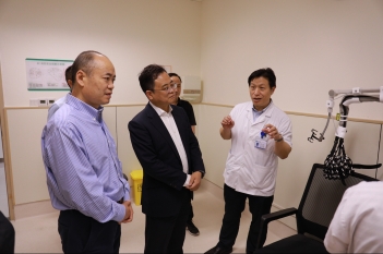 2023年6月2日，院党委副书记、院长杨正林一行陪同中国医学科学院副院长王健伟一行来省精神医学中心调研