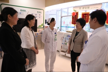 2023年11月1日，中华护理学会理事长吴欣娟来省精神医学中心调研指导护理学科建设。