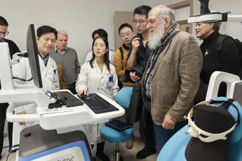 2023年12月6日，全球著名科学家Pedro教授、Maes教授到四川省精神医学中心交流。