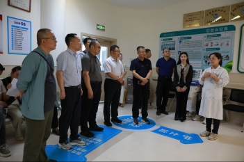 2026年6月16日，河南省司法厅二级巡视员袁树行、卫生健康委二级巡视员熊文兴一行到四川省精神医学中心调研。
