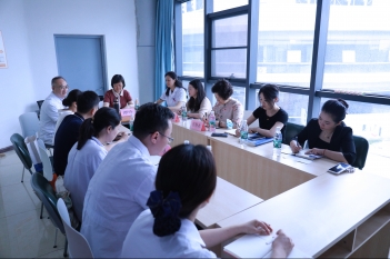 2024年5月17日，院党委常委、总会计师谭玲到四川省精神医学中心疼痛科调研。